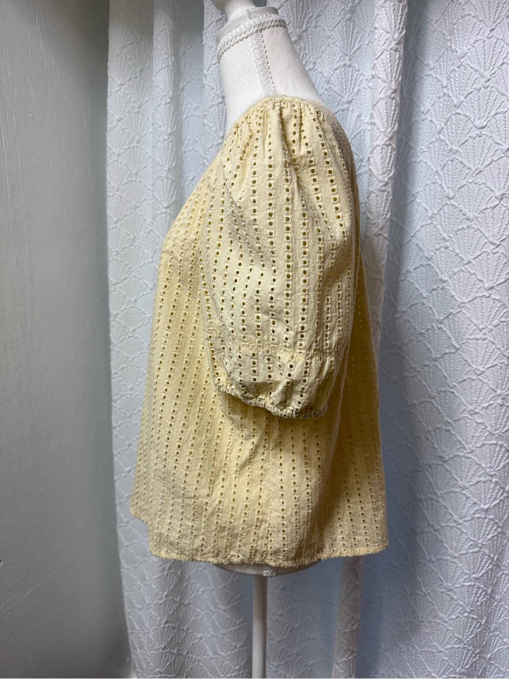 LOFT Pale Yellow Eyelet Puff Sleeve Blouse - Picture 3 of 5